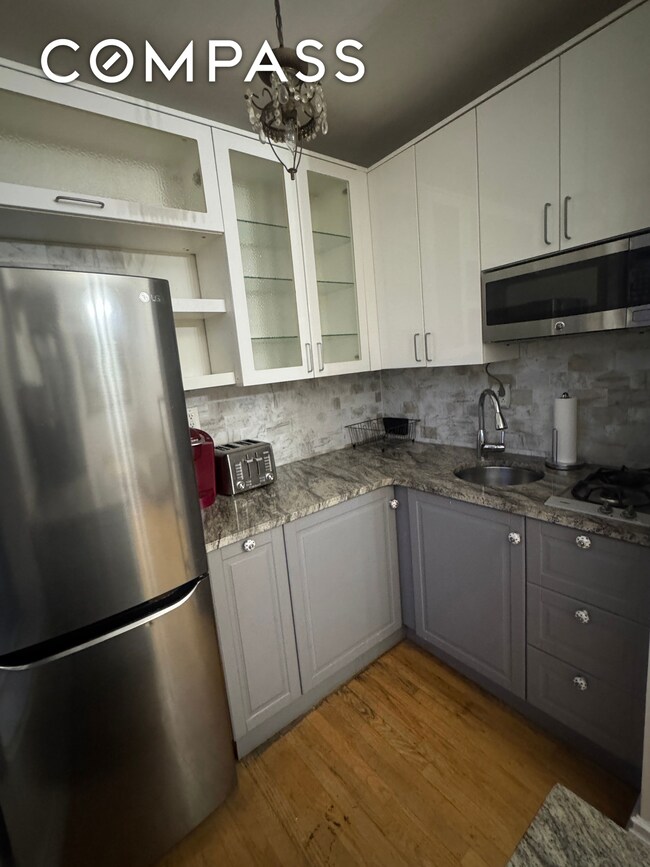 320 W 84th St unit 5A, New York, NY 10024 - photo 2