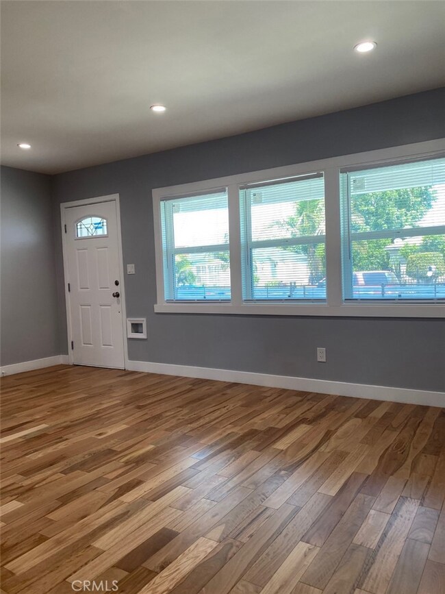 812 W Arbutus St, Compton, CA 90220 - photo 7