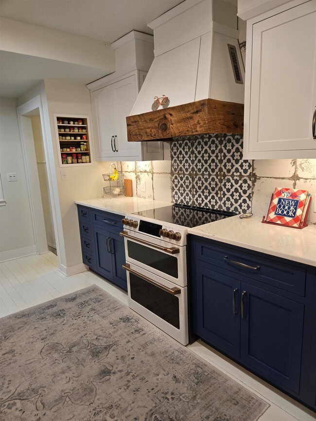 1028 5th St SE, Cresco, IA 52136 - photo 5