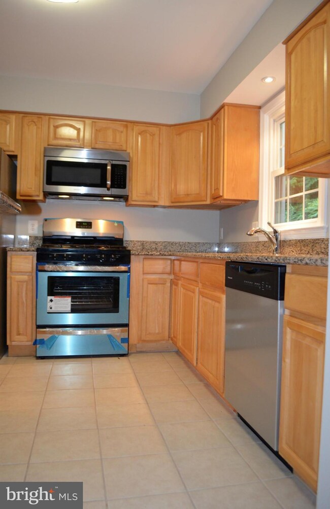 3077 White Birch Ct, Fairfax, VA 22031 - photo 7