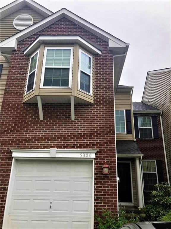 5320 Green Lawn Dr, Macungie, PA 18062 - photo 2