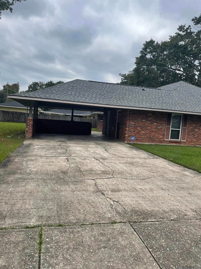 10000 E Pomona Dr, Baton Rouge, LA 70815 - photo 5