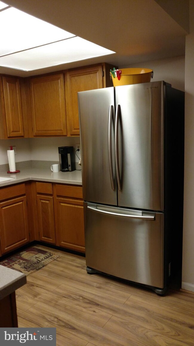 18818 Sky Blue Cir, Germantown, MD 20874 - photo 3