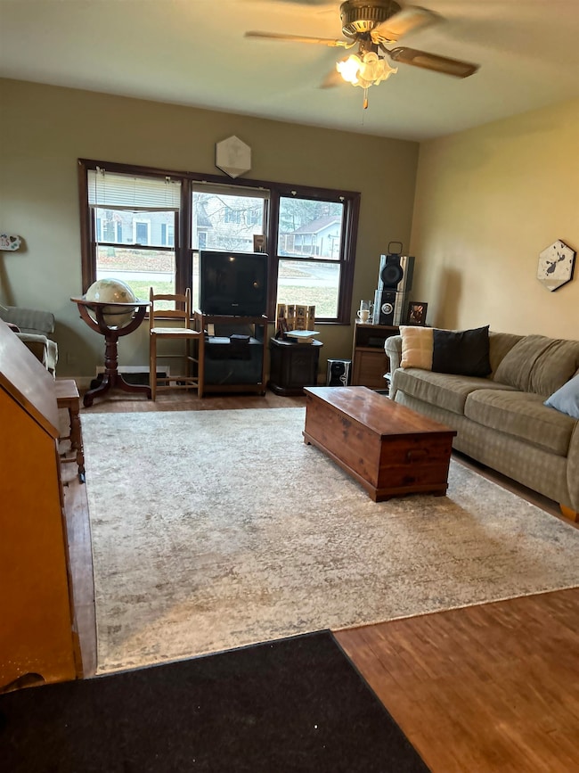 115 W 1st Ave S, Estherville, IA 51334 - photo 3