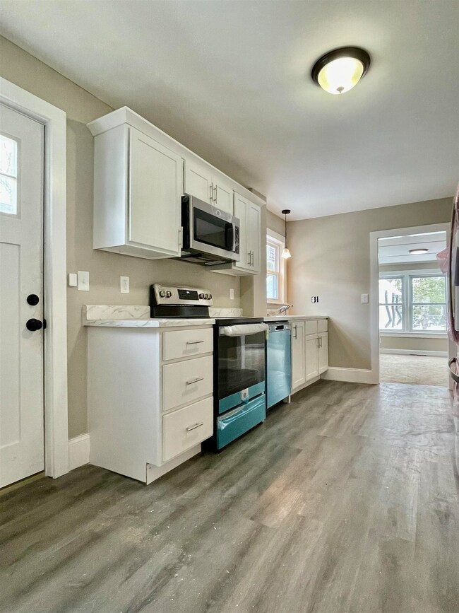 55 Stone St, Concord, NH 03301 - photo 3