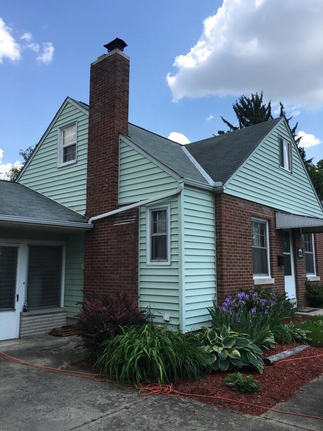 966 Karl St, Columbus, OH 43227 - photo 2