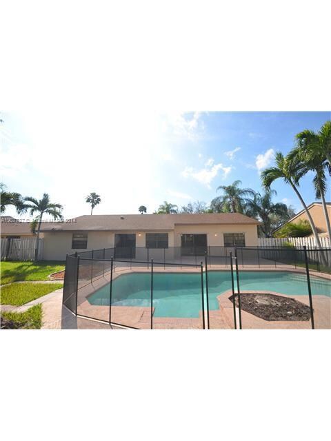 14721 Madison Place, Davie, FL 33325 - photo 2