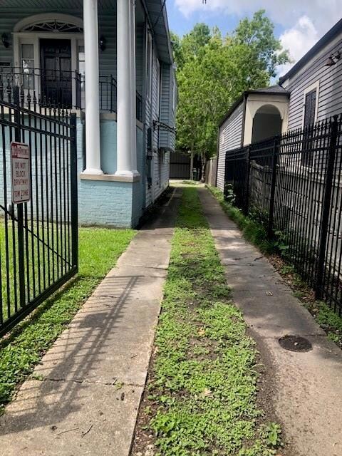 Driveway  to Renovated Basement Apartment