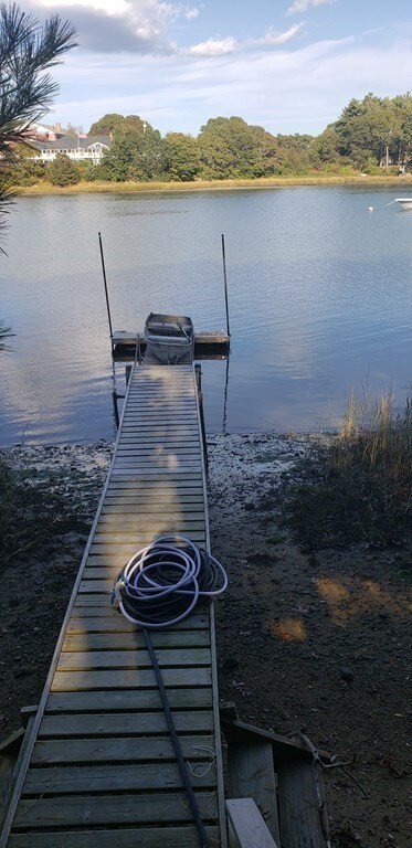 18 Quamhassett Rd, Buzzards Bay, MA 02532 - photo 5