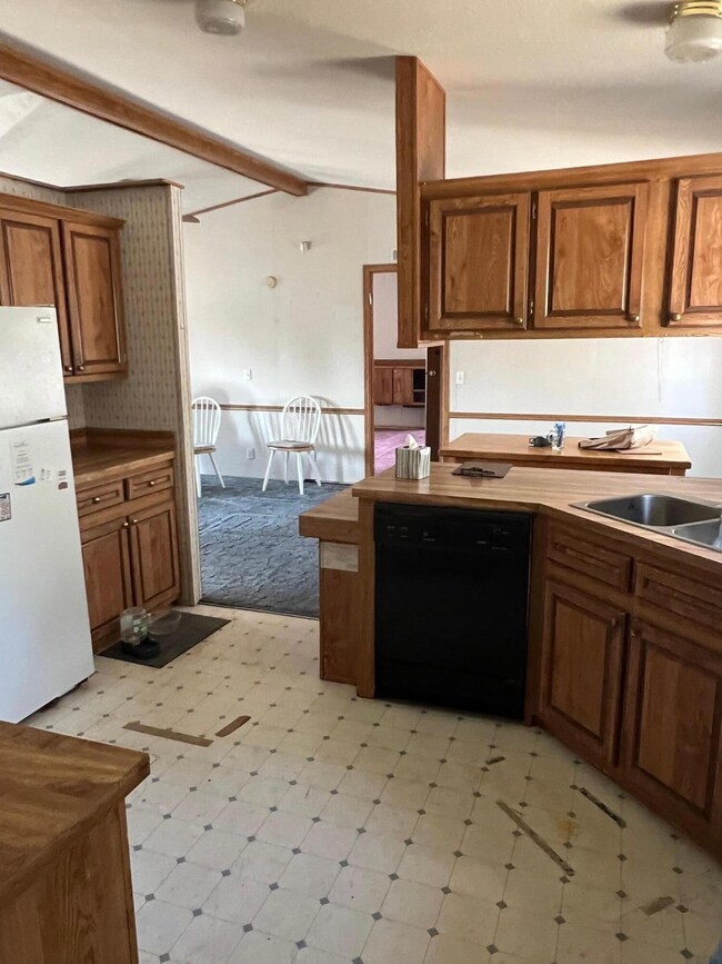 65709 93rd St, Bend, OR 97701 - photo 3