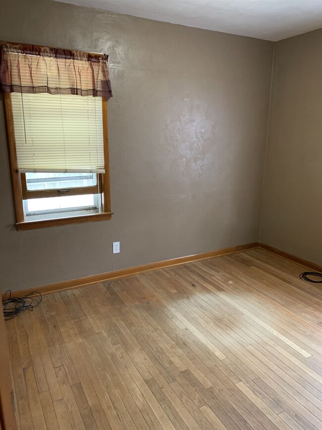 601 Wright St, Fulton, IN 46931 - photo 3