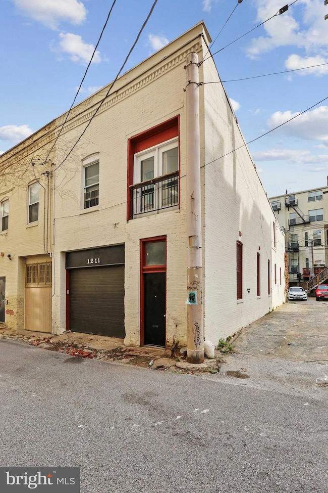 1211 N Lovegrove St, Baltimore, MD 21202 - photo 3