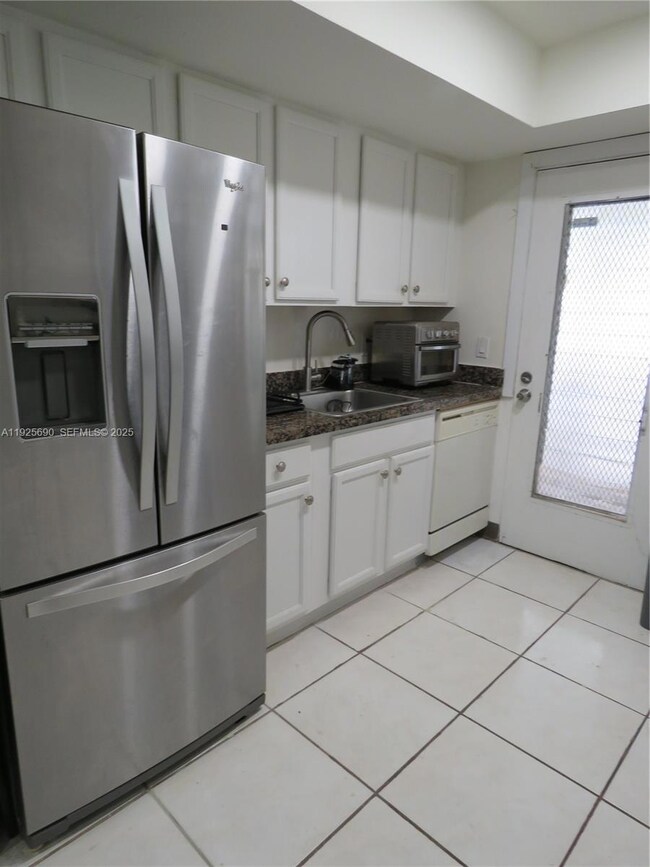 11840 NE 19th Dr unit 26, North Miami, FL 33181 - photo 7