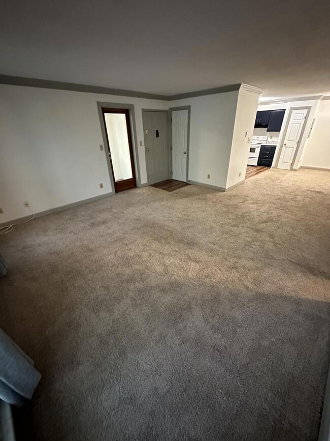 3502 Ivy Commons Dr unit 202, Raleigh, NC 27606 - photo 2