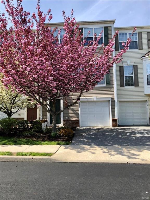 Welcome to 5263 Chandler Way!