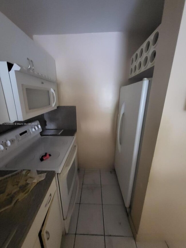 6070 W 18th Ave unit 107, Hialeah, FL 33012 - photo 5