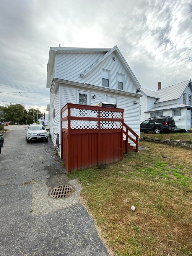 38 Cottage St, Sanford, ME 04073 - photo 3