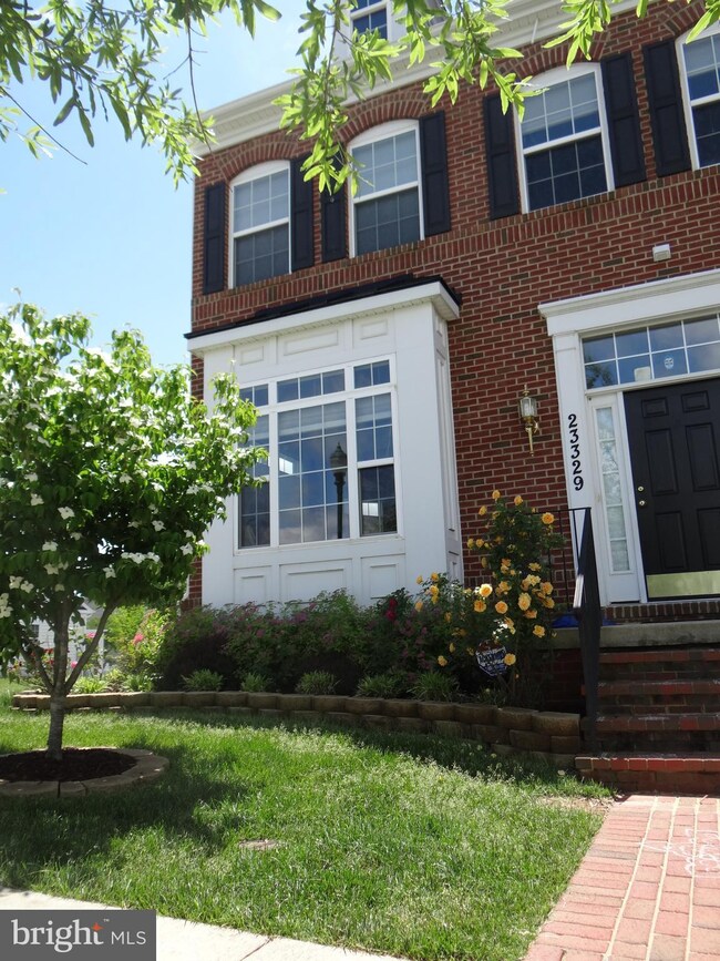 23329 Arora Hills Dr, Clarksburg, MD 20871 - photo 7