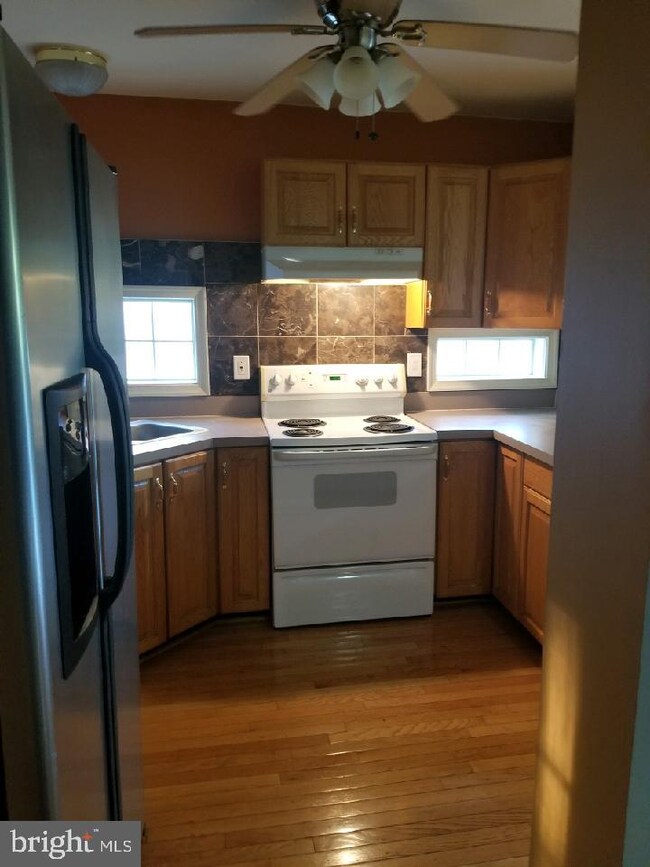 2125 Streamway Ct, Gwynn Oak, MD 21207 - photo 3