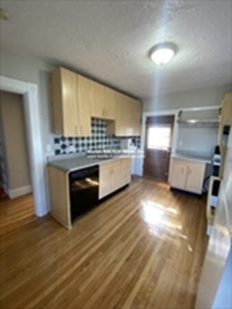 8 Benton St unit 2, Stoneham, MA 02180 - photo 3