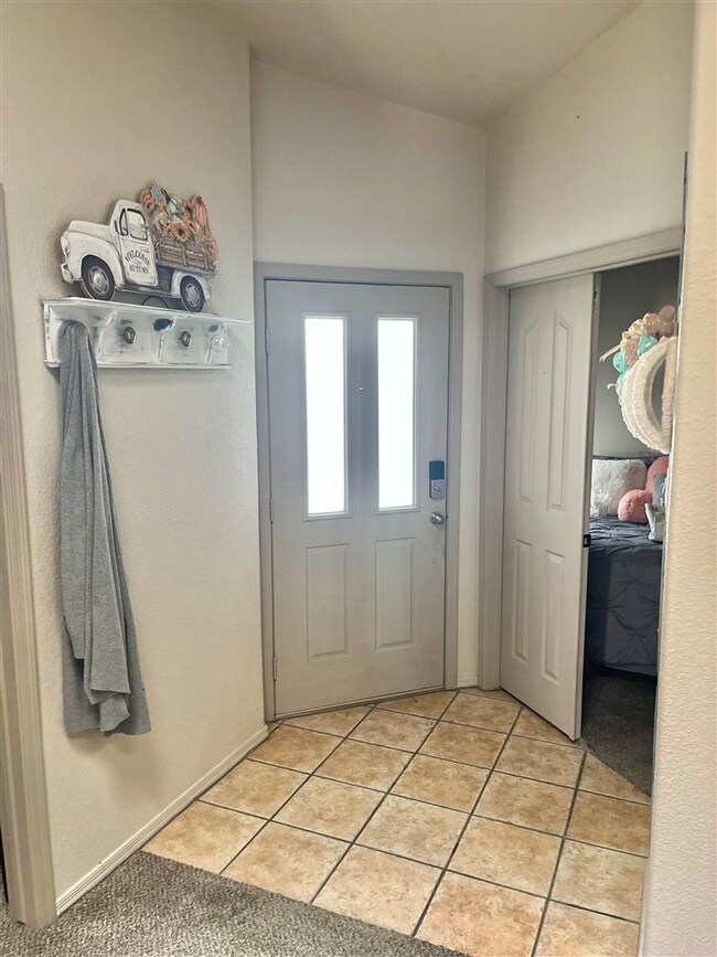 10696 E 35th Place unit II, Yuma, AZ 85365 - photo 3