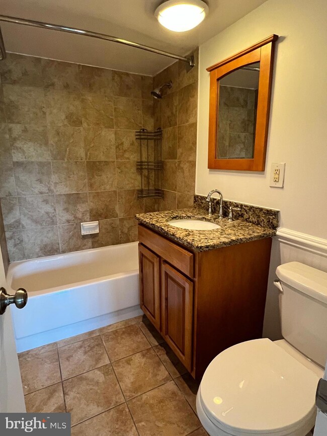 Carrollsburg Square North Tower unit N311, Washington, DC 20024 - photo 5