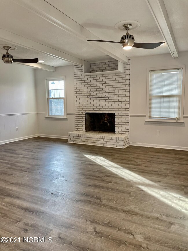 208 Chatham Ct, Jacksonville, NC 28540 - photo 6