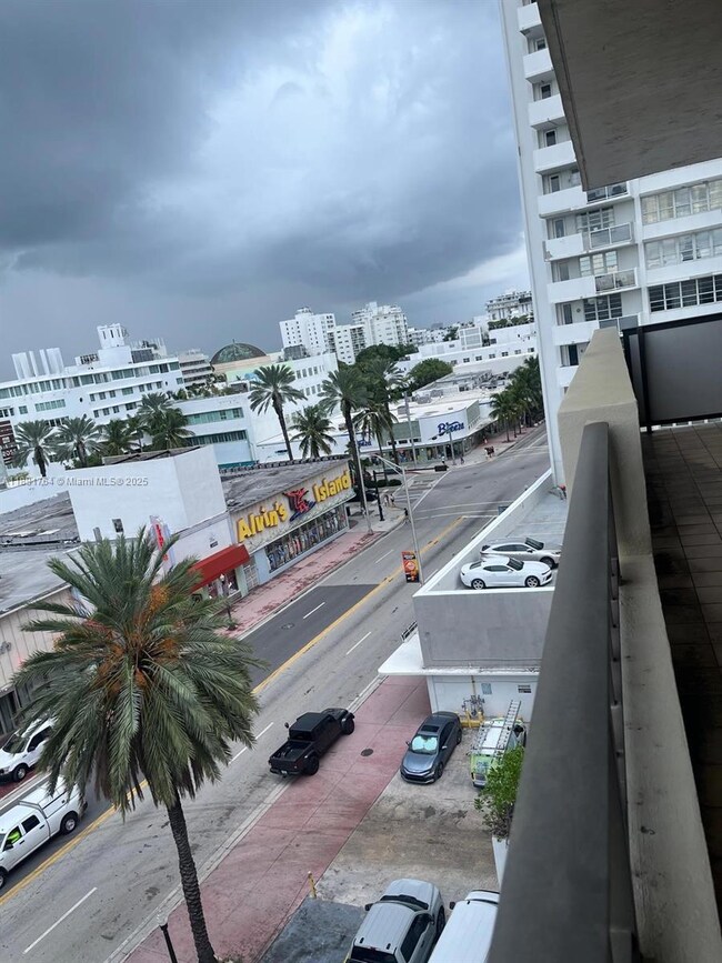 The Georgian Condominium unit 701, Miami Beach, FL 33139 - photo 5