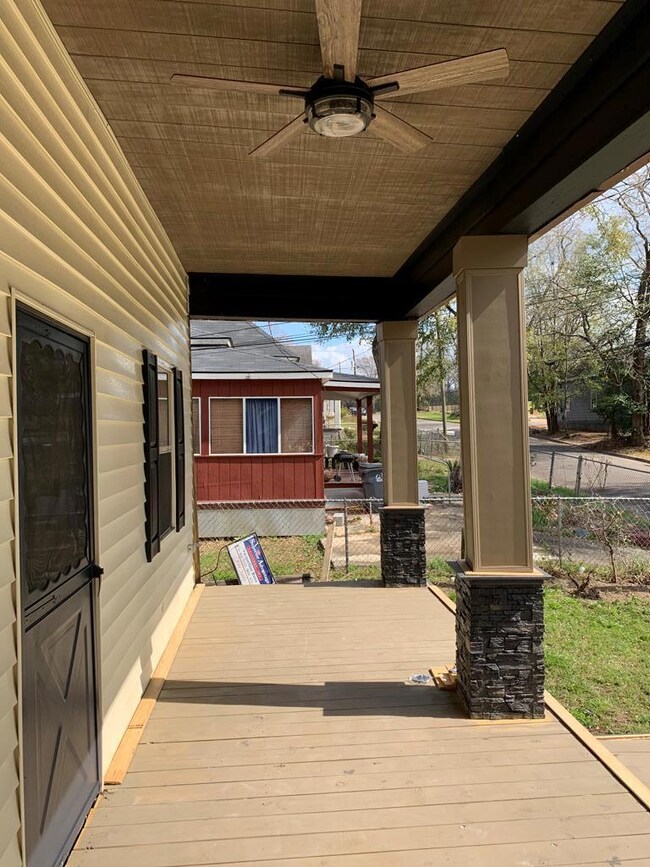 228 Academy St, Americus, GA 31709 - photo 4