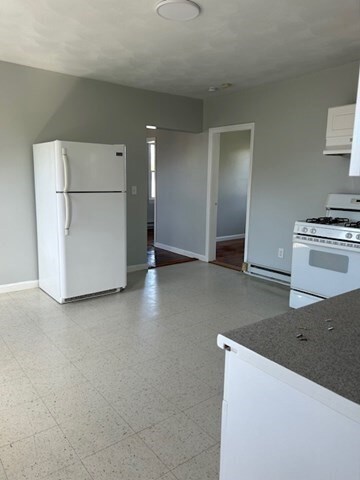 10 Baker St unit 2, Bristol, RI 02809 - photo 2