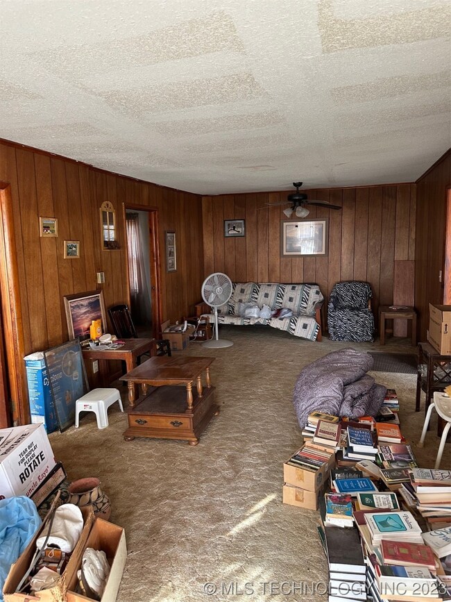 312 E Orange, Henryetta, OK 74437 - photo 3