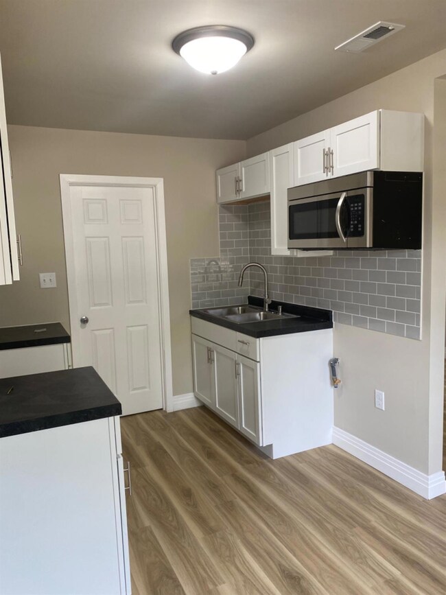 1081 E 35th Ct, Gary, IN 46409 - photo 2