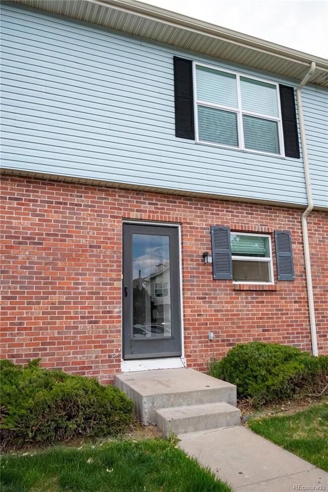 16425 E 17th Place unit B, Aurora, CO 80011 - photo 3