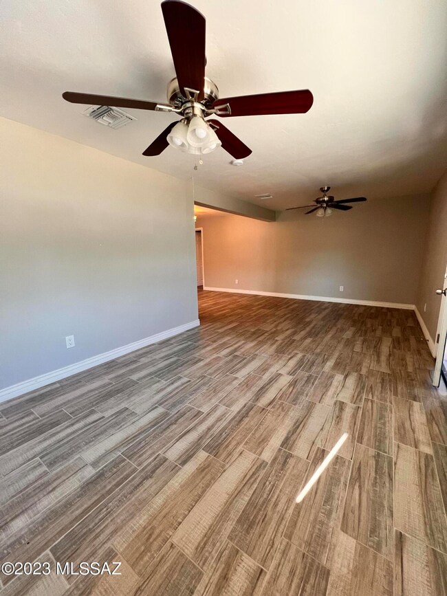 3855 N Tyndall Ave, Tucson, AZ 85719 - photo 4