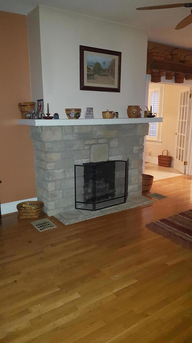 811 E Chestnut St, Lancaster, OH 43130 - photo 3