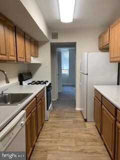 2637 Redcoat Dr unit 147, Alexandria, VA 22303 - photo 3