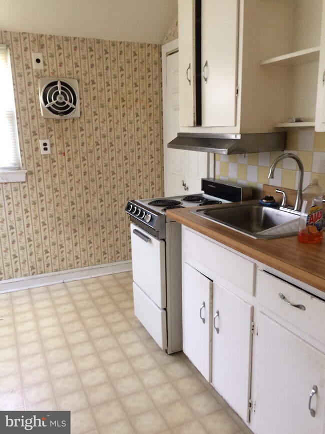 5005 54th Place, Hyattsville, MD 20781 - photo 2