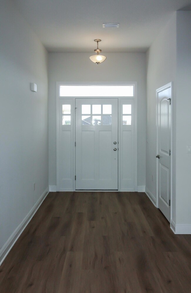 2105C_Foyer