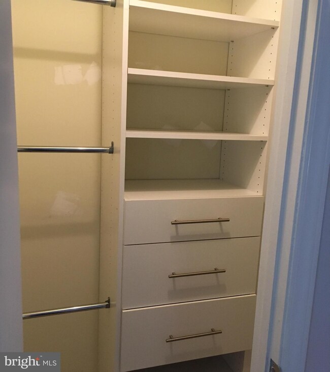 5814 Inman Park Cir unit 210, Rockville, MD 20852 - photo 7