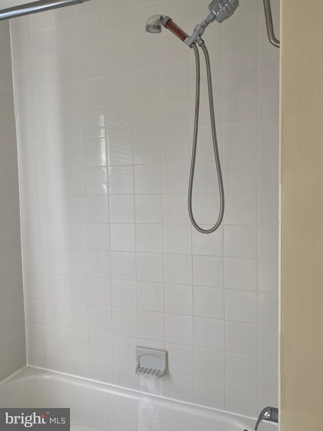 3739 Clydesdale Rd, Edgewater, MD 21037 - photo 5