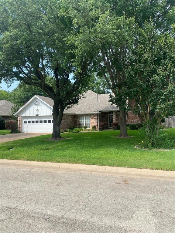 1225 Stonelake Dr, Cleburne, TX 76033 - photo 2