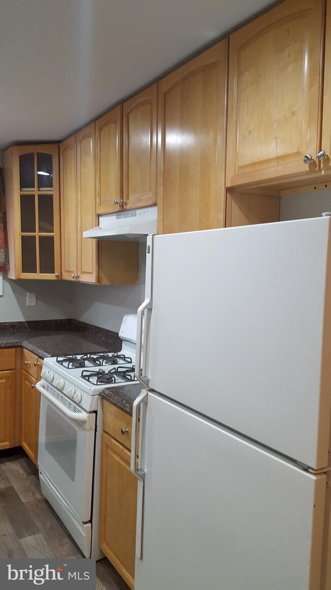 516 N Rose St, Baltimore, MD 21205 - photo 2