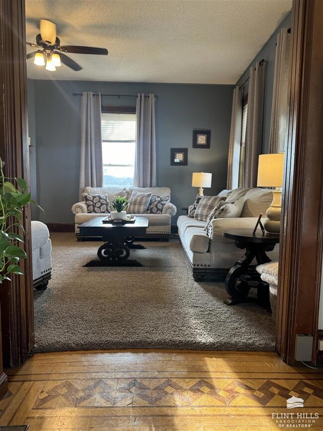 406 W 8th St, Concordia, KS 66901 - photo 6