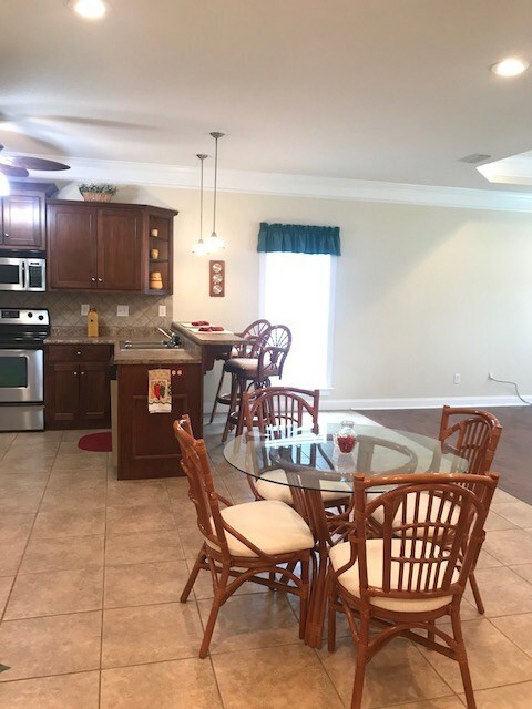 Living Rm, Breakfast Rm, Kitchen