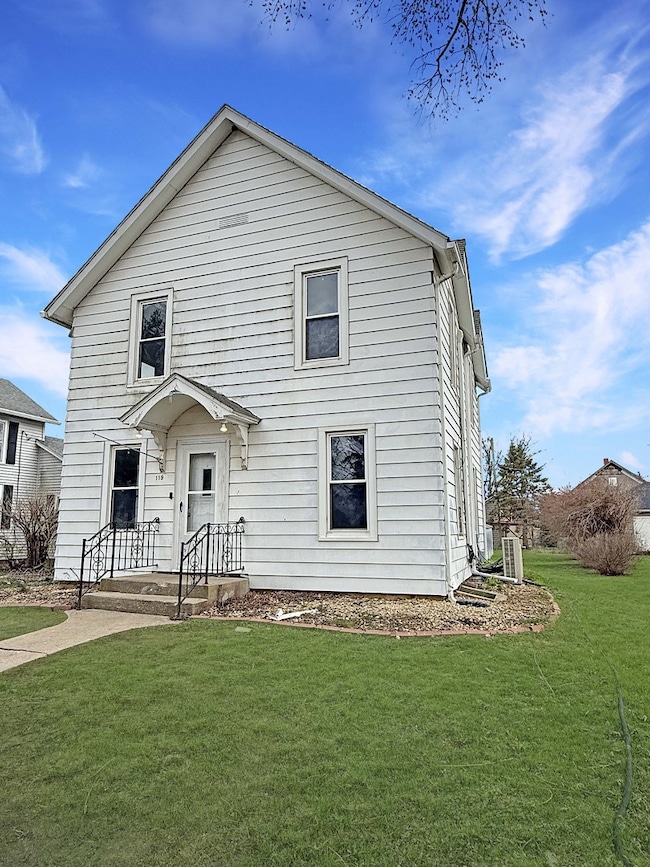 119 W Olive St, Mc Connell, IL 61050 - photo 2