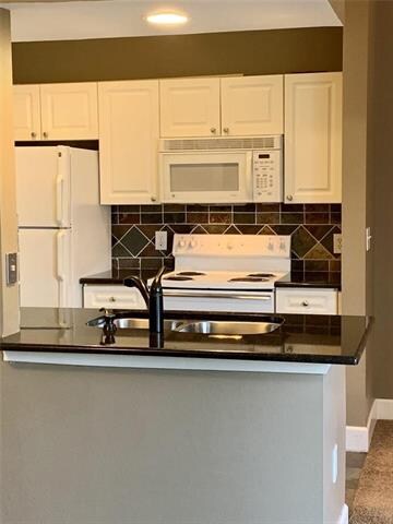 Room for additional seating opposite of sink