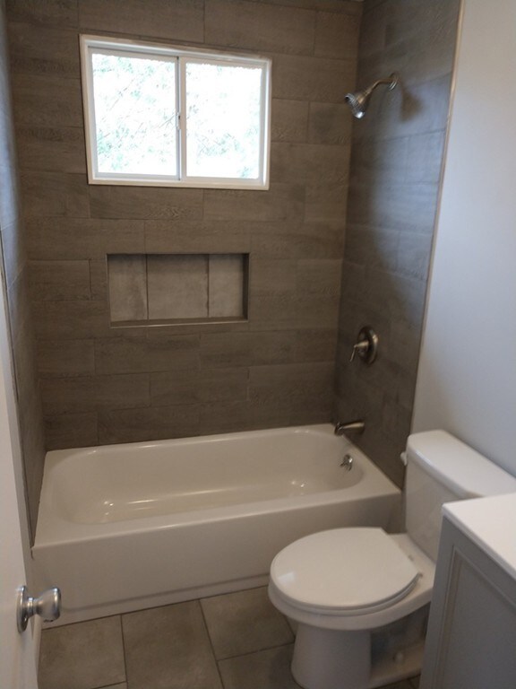 19 Jerilis Dr, Springfield, MA 01119 - photo 4