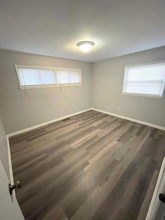 4826 Folger Dr, Columbus, OH 43227 - photo 7