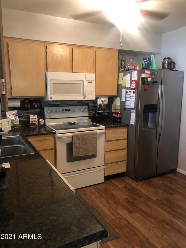 13805 N Newcastle Dr, Sun City, AZ 85351 - photo 4