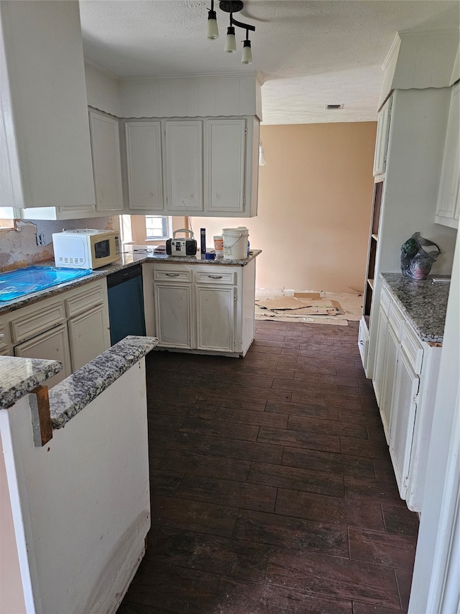 2703 Westfield St, Alvin, TX 77511 - photo 4